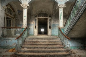 Akustikbild Slim Lost Place Treppe 1