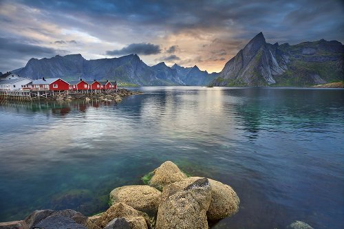 Akustikbild Slim Skandinavisches Dorf am Fjord