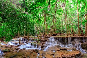 Akustikbild Slim Kleiner Wasserfall im Wald 1