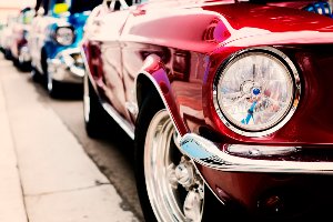 Akustikbild Slim Roter Oldtimer