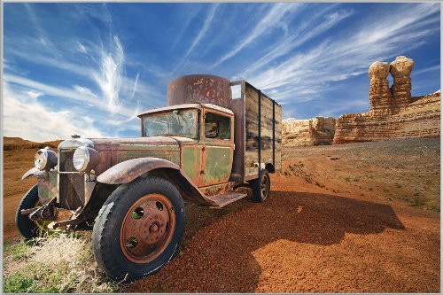 Vieux camion dans le désert 