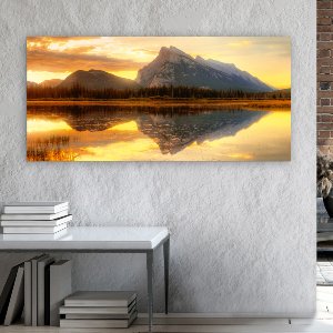 beautiful seaview with mountains