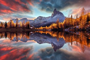 Acrylglasbild Spiegelnde Berge im Sonnenaufgang